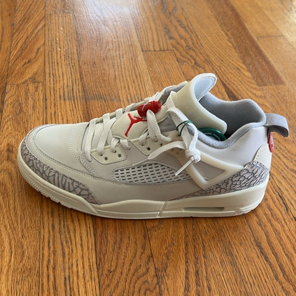 Jordan Spizike Low - Picture 14 of 15